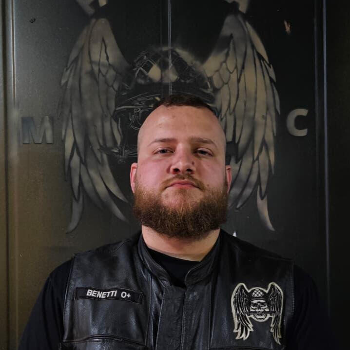 Benetti - Meio Escudo